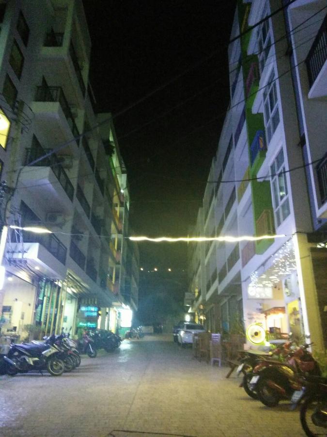 Hotel White Sky Boutique à Patong Extérieur photo