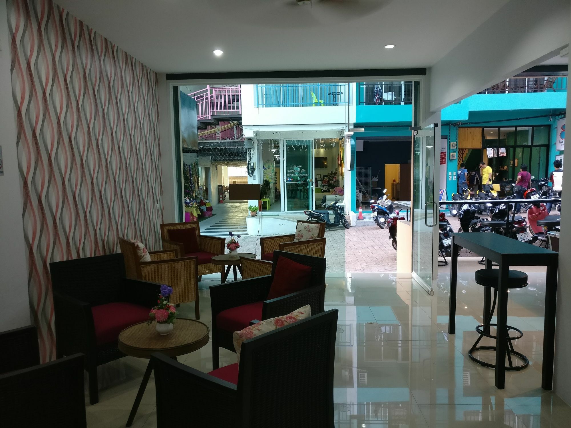 Hotel White Sky Boutique à Patong Extérieur photo