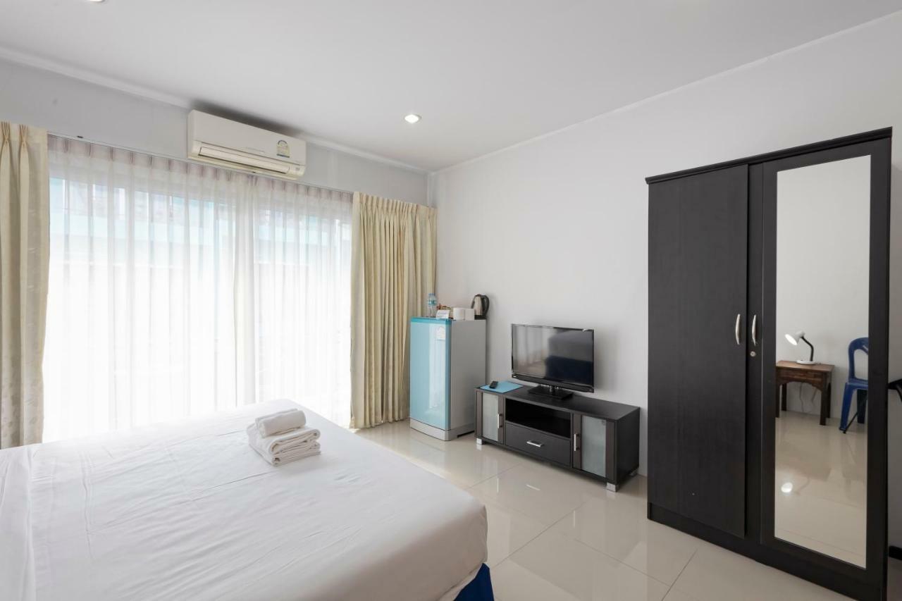 Hotel White Sky Boutique à Patong Extérieur photo